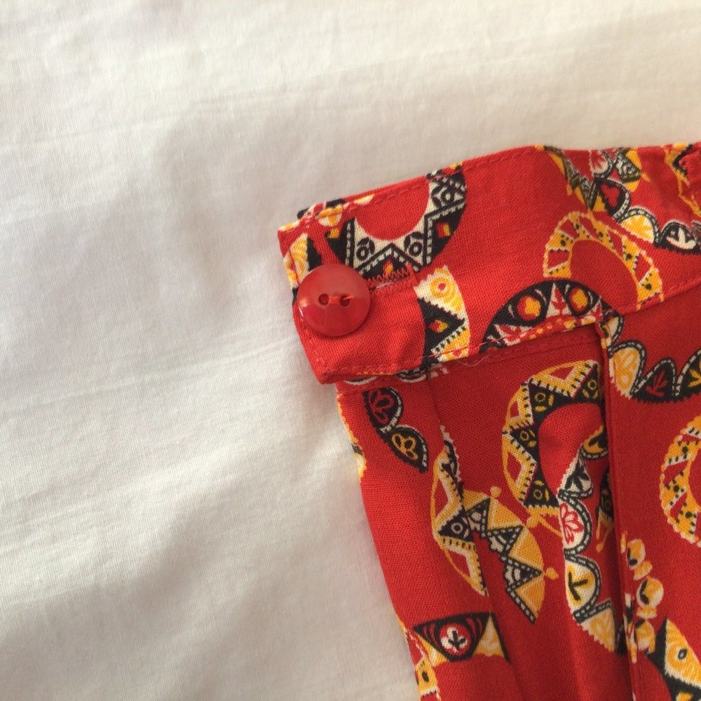 Petite Sophisticate - Red skirt with circles and triangles of yellow and black - Picture 7 of 10
